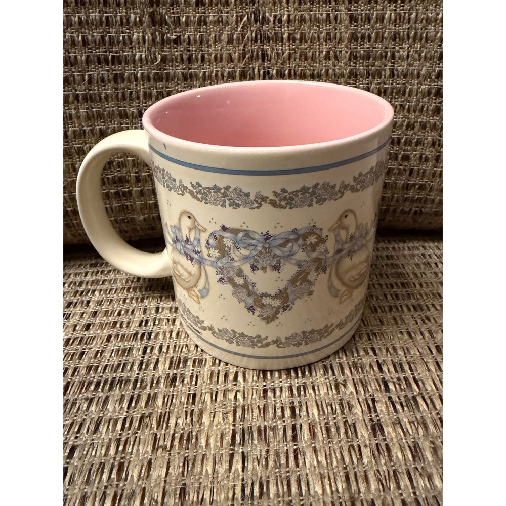 Vintage Ribbons & Bows Trenditions Coffee Mug Geese Floral Heart Pink Interior